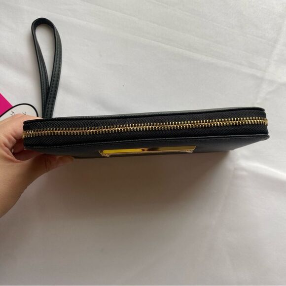 NWT Betsey Johnson Zip Around Black Wallet Wristlet with Gold Hardware - Picture 4 of 12
